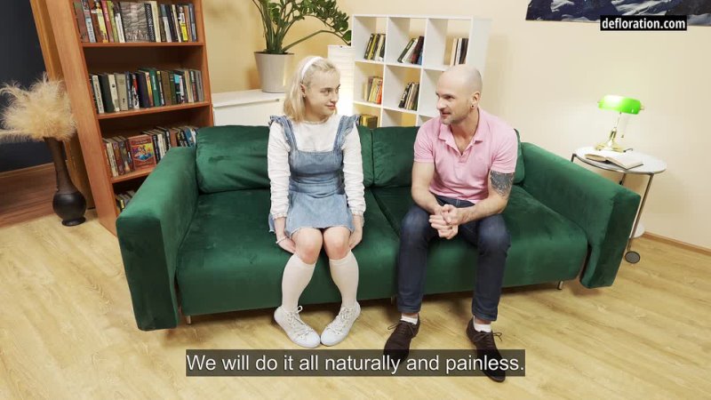 Molly Cute (Ira Lupoglaz) – Defloration on HornyHub